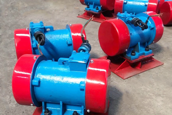 什么是倉壁振動器，其振動電機(jī)軸與軸承的保養(yǎng)要求